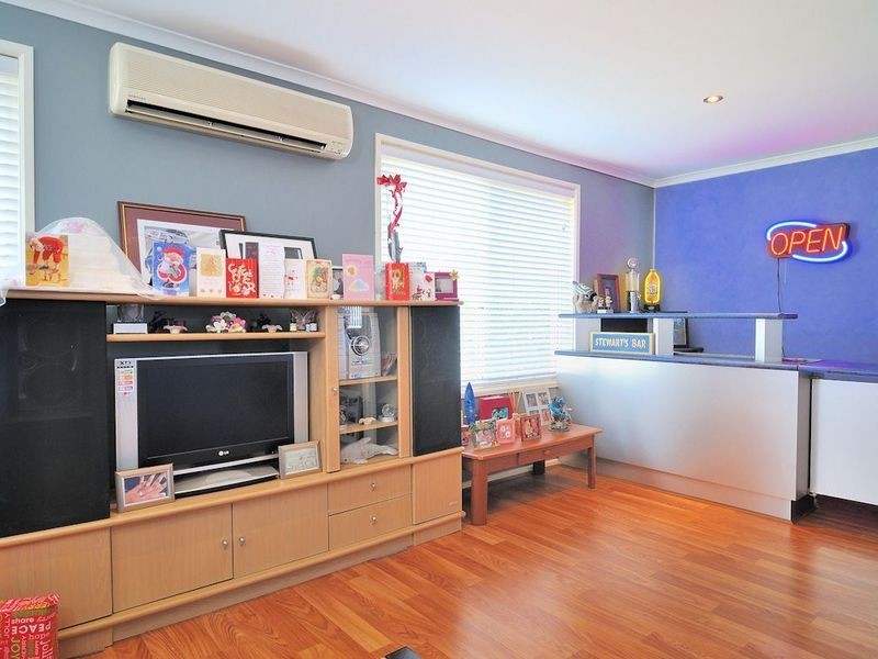 13 Dunbar Avenue, Cranbourne VIC 3977