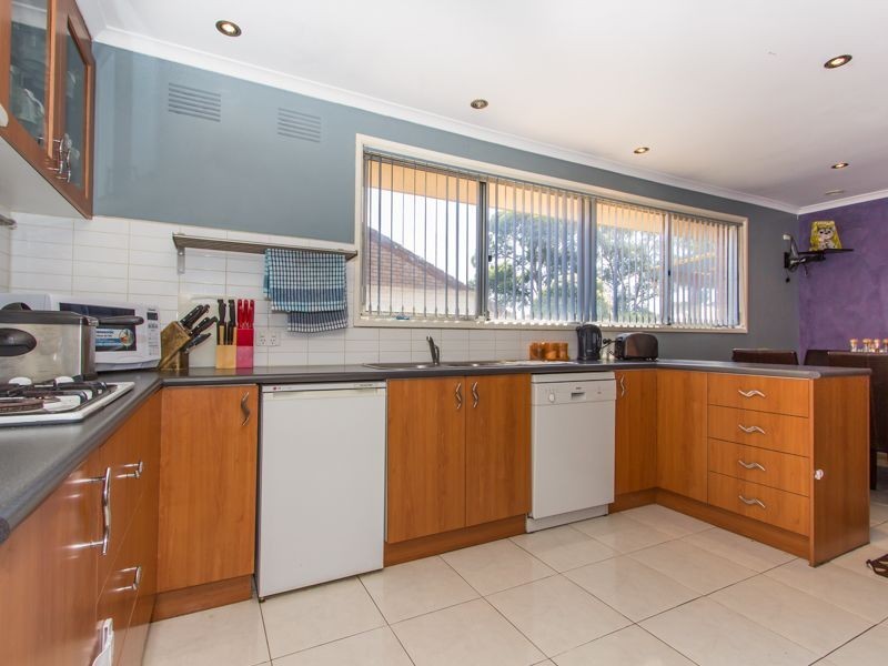 13 Dunbar Avenue, Cranbourne VIC 3977