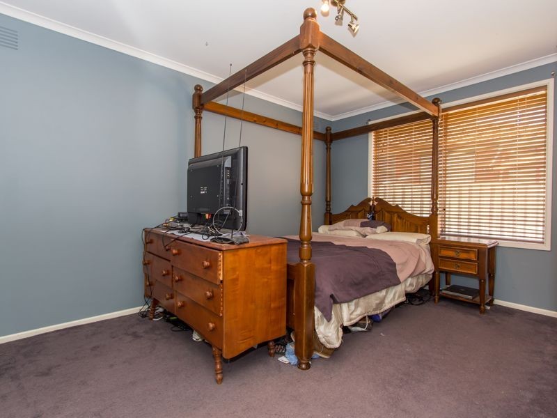 13 Dunbar Avenue, Cranbourne VIC 3977