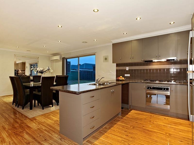 37 Lockwood Rise, Lynbrook VIC 3975