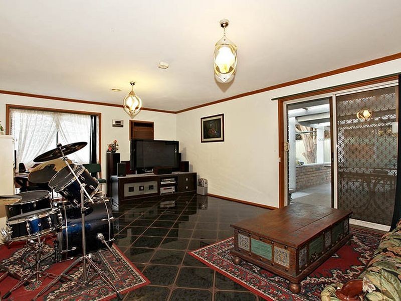 25 Endeavour Drive, Cranbourne North VIC 3977