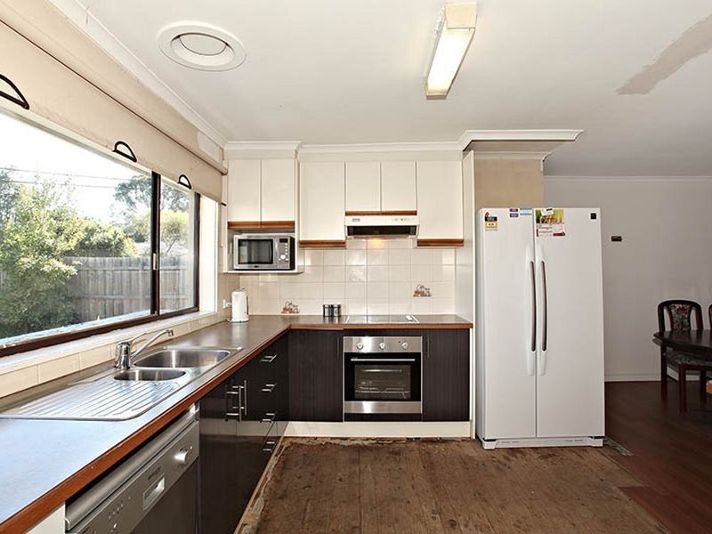 2 Barkly Street, Cranbourne VIC 3977