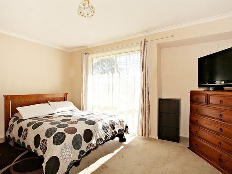 2 Barkly Street, Cranbourne VIC 3977