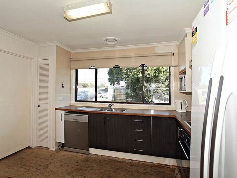 2 Barkly Street, Cranbourne VIC 3977