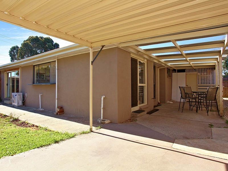 2 Barkly Street, Cranbourne VIC 3977