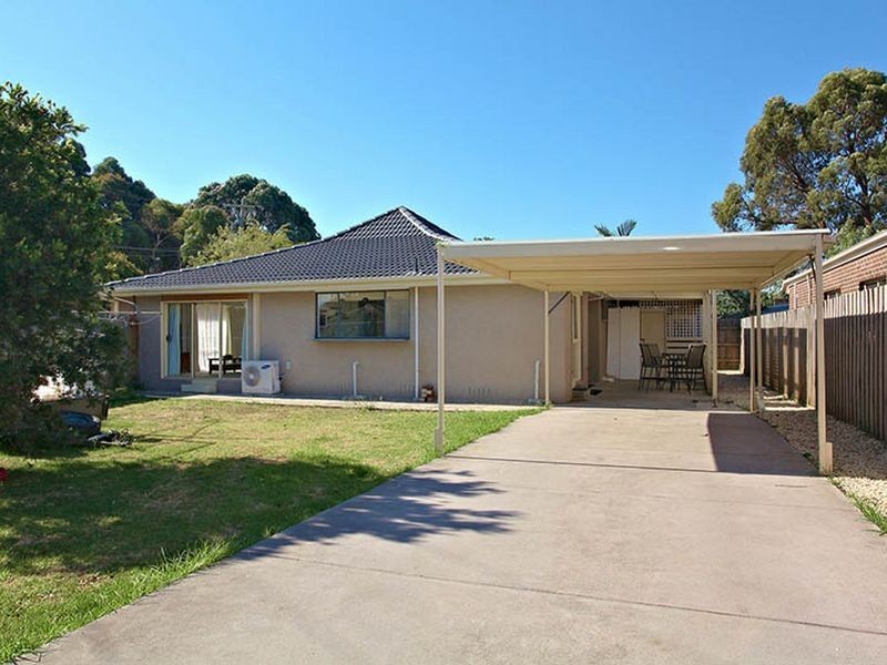 2 Barkly Street, Cranbourne VIC 3977