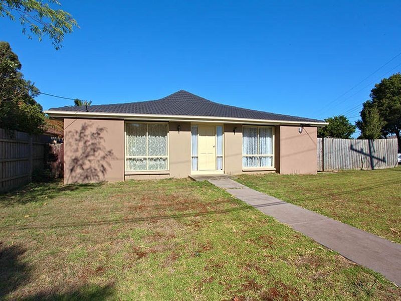 2 Barkly Street, Cranbourne VIC 3977