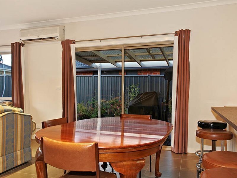 7 Perry Circuit, Cranbourne North VIC 3977