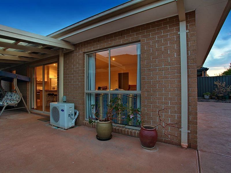 7 Perry Circuit, Cranbourne North VIC 3977