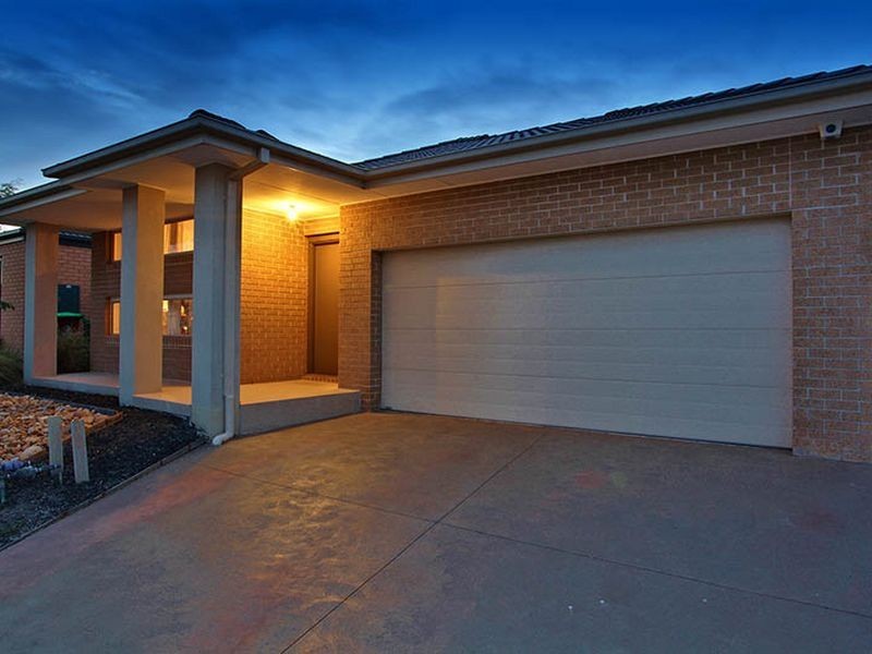 7 Perry Circuit, Cranbourne North VIC 3977