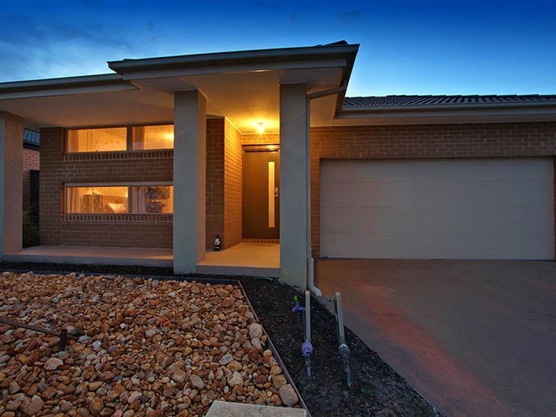 7 Perry Circuit, Cranbourne North VIC 3977