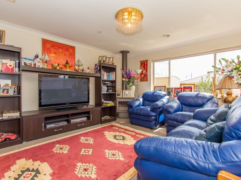 22 Violet Way, Cranbourne VIC 3977