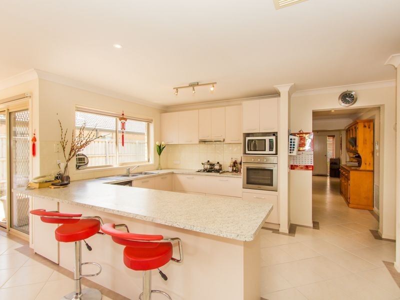 22 Violet Way, Cranbourne VIC 3977