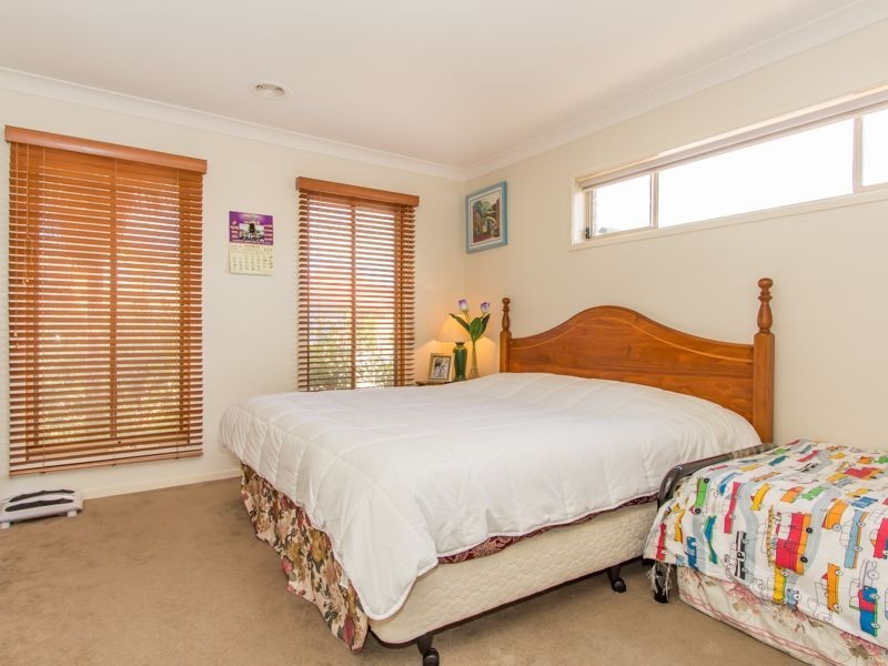 22 Violet Way, Cranbourne VIC 3977