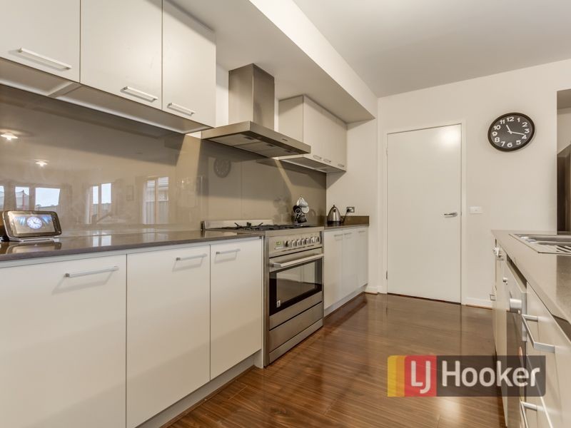 56 Selandra Boulevard, Clyde North VIC 3978
