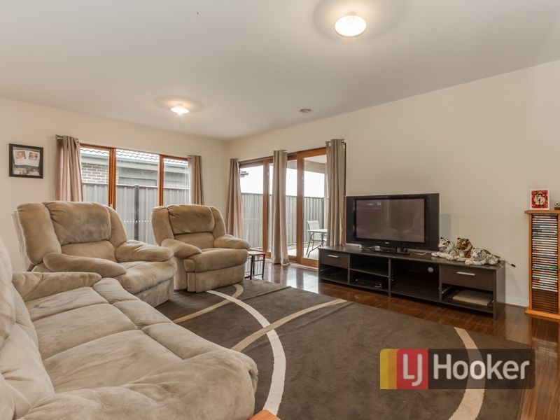 56 Selandra Boulevard, Clyde North VIC 3978