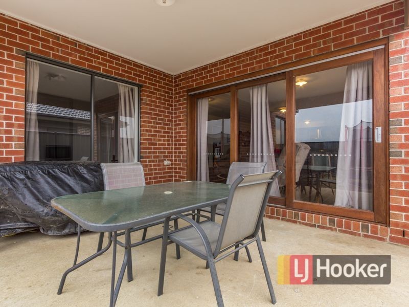 56 Selandra Boulevard, Clyde North VIC 3978
