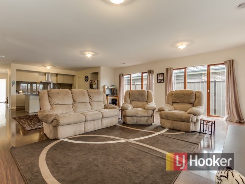 56 Selandra Boulevard, Clyde North VIC 3978