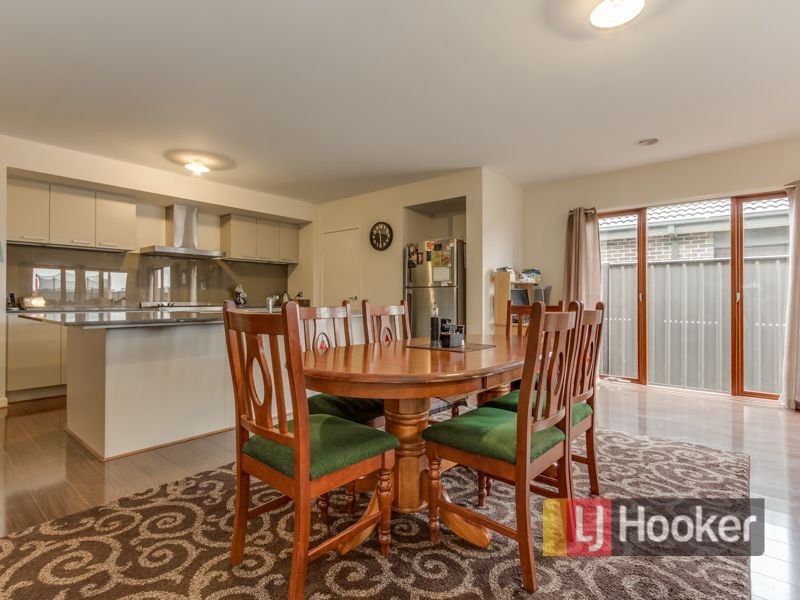 56 Selandra Boulevard, Clyde North VIC 3978