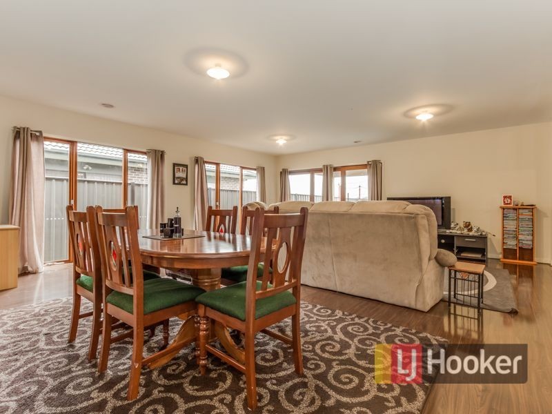 56 Selandra Boulevard, Clyde North VIC 3978
