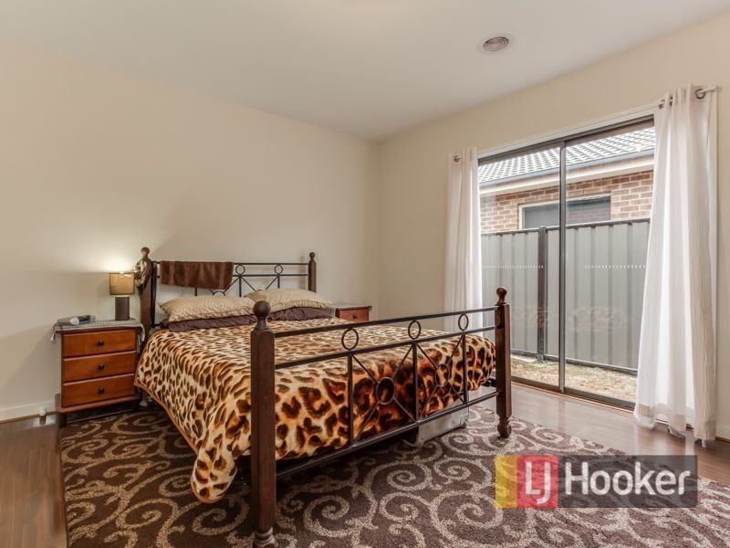 56 Selandra Boulevard, Clyde North VIC 3978