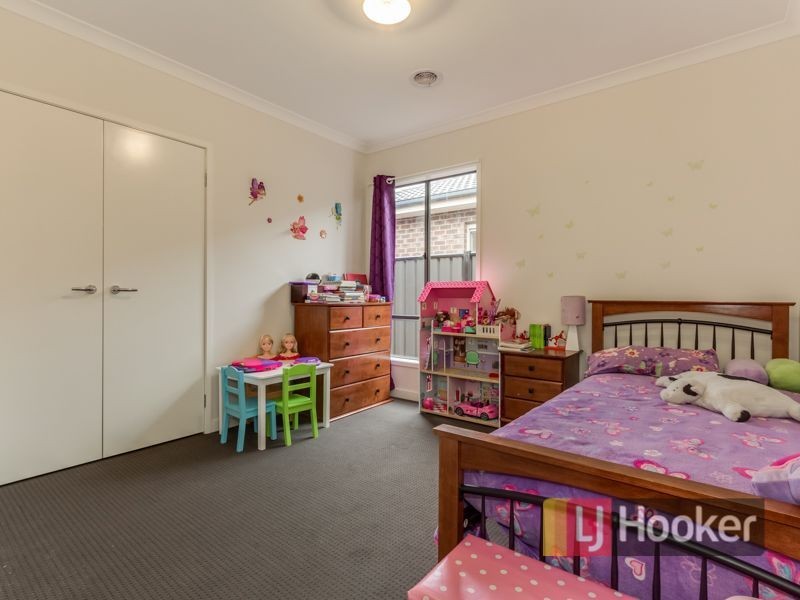 56 Selandra Boulevard, Clyde North VIC 3978