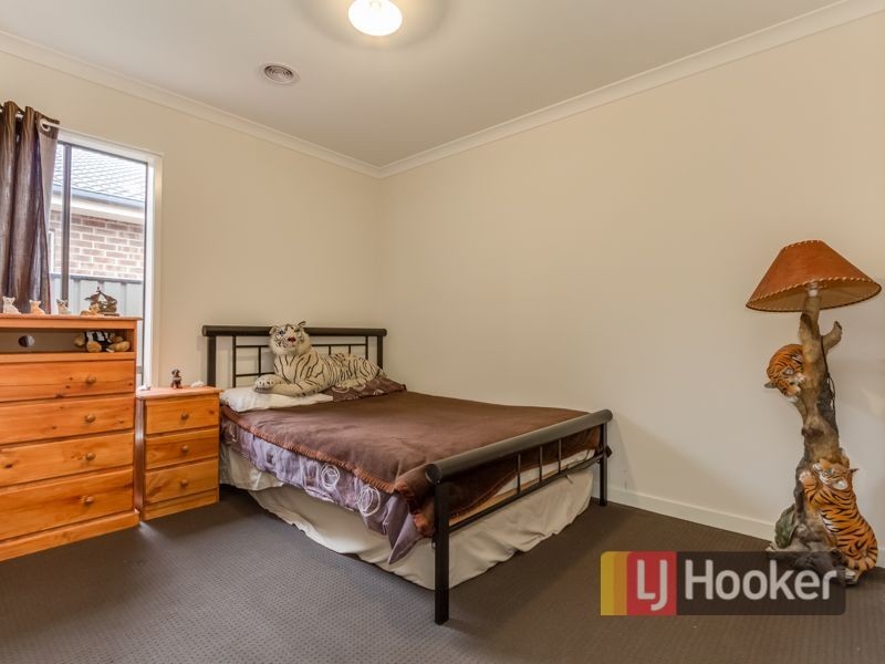 56 Selandra Boulevard, Clyde North VIC 3978
