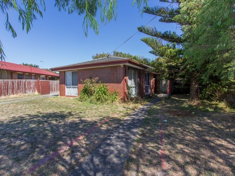 5 Fairbairn Road, Cranbourne VIC 3977