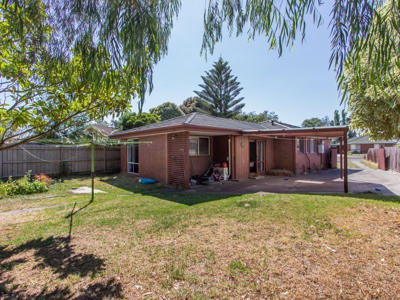 5 Fairbairn Road, Cranbourne VIC 3977