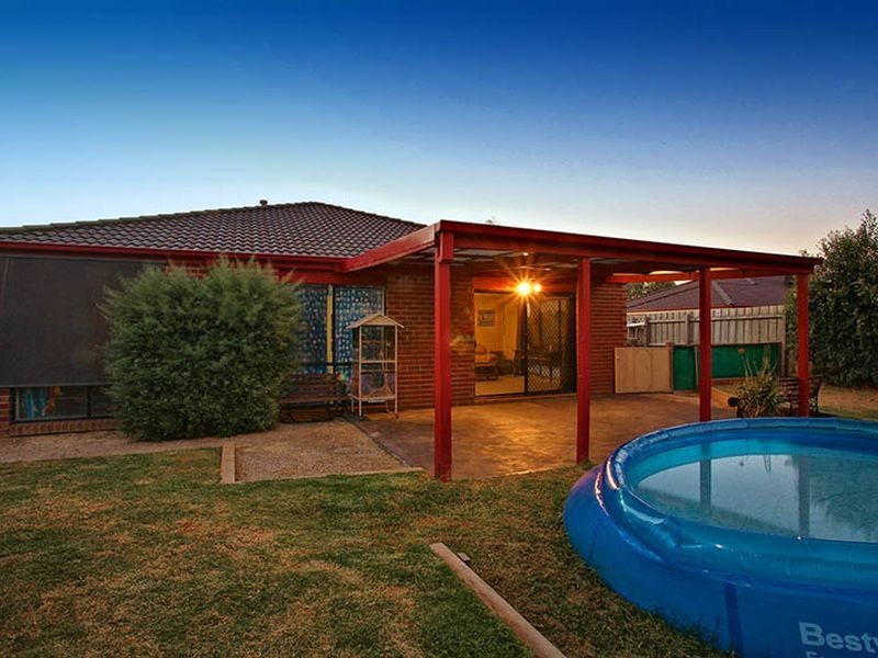 20 Chardonnay Drive, Skye VIC 3977