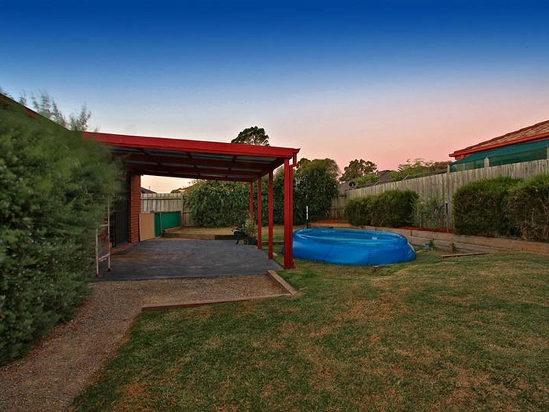 20 Chardonnay Drive, Skye VIC 3977