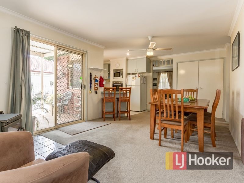 7 Friendship Close, Cranbourne West VIC 3977