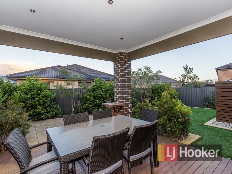 10 Kindred Avenue, Cranbourne North VIC 3977
