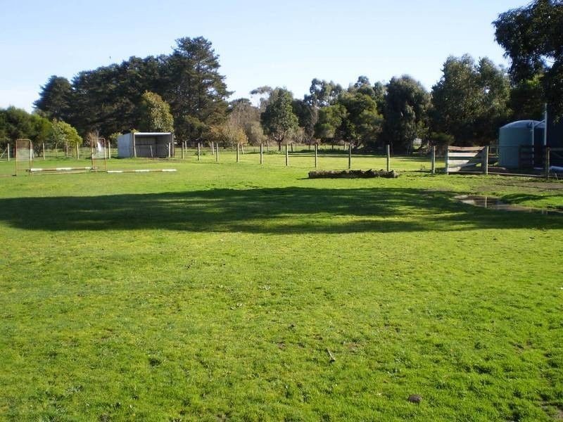 9 Collison Road, Cranbourne East VIC 3977