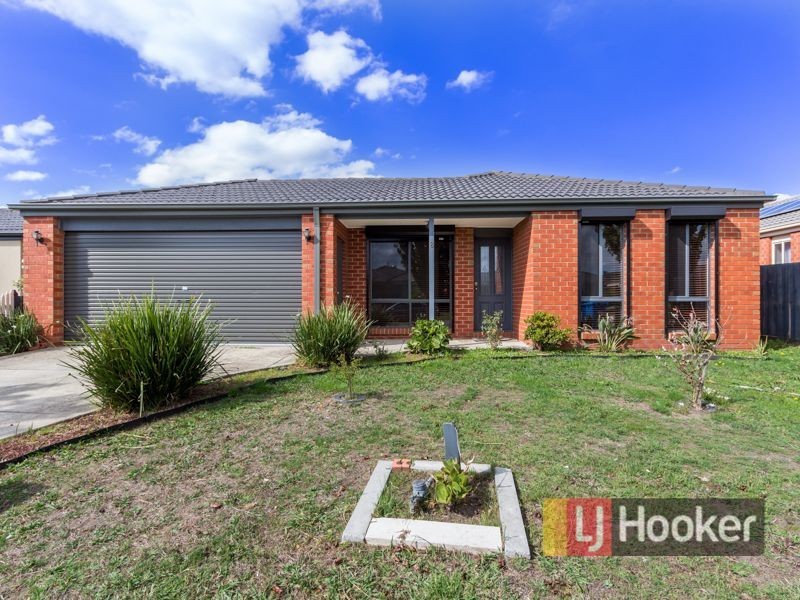 8 Glenaire Crescent, Cranbourne West VIC 3977