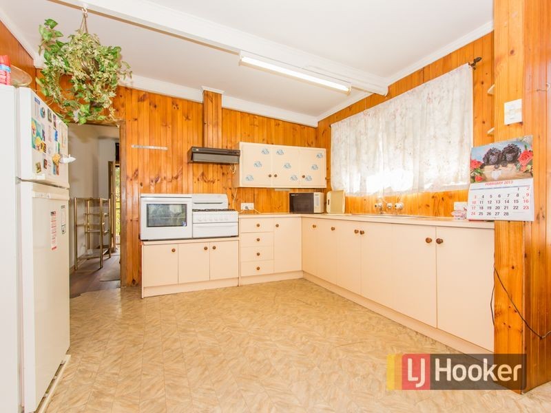 24 Taylor Street, Cranbourne VIC 3977