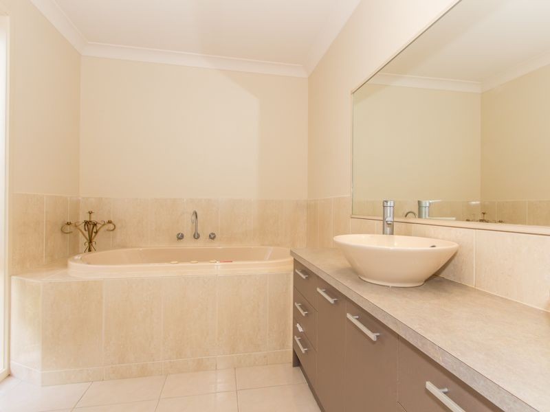 22 Violet Way, Cranbourne VIC 3977