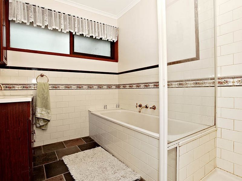 9 Macquarie Court, Cranbourne North VIC 3977