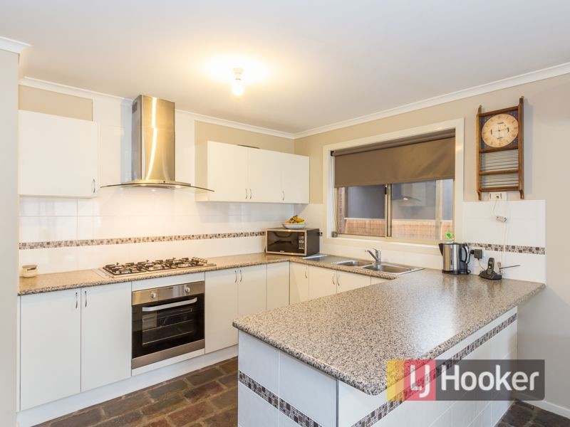 48 Bernborough Avenue, Cranbourne West VIC 3977