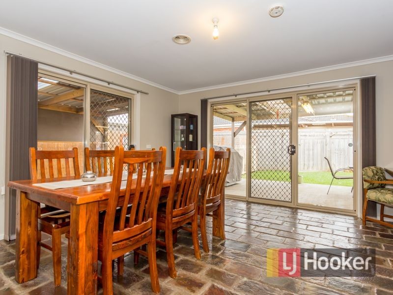 48 Bernborough Avenue, Cranbourne West VIC 3977
