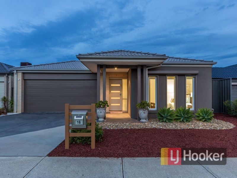 16 William Thwaites Boulevard, Cranbourne North VIC 3977