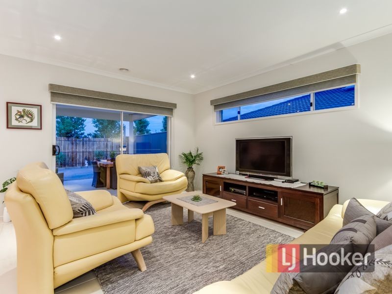 16 William Thwaites Boulevard, Cranbourne North VIC 3977