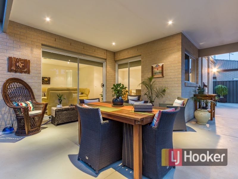 16 William Thwaites Boulevard, Cranbourne North VIC 3977