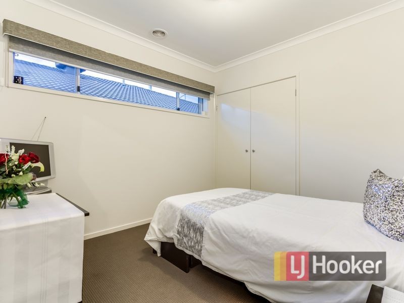 16 William Thwaites Boulevard, Cranbourne North VIC 3977