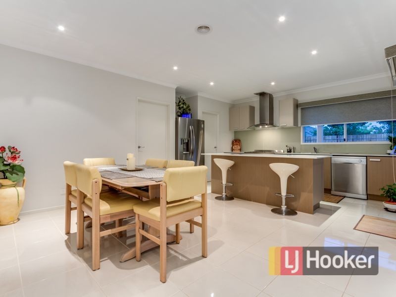 16 William Thwaites Boulevard, Cranbourne North VIC 3977