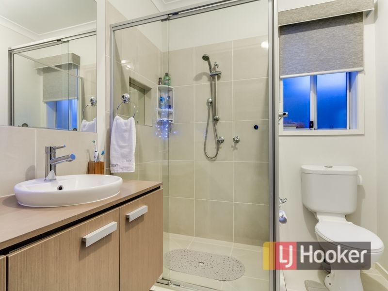 16 William Thwaites Boulevard, Cranbourne North VIC 3977