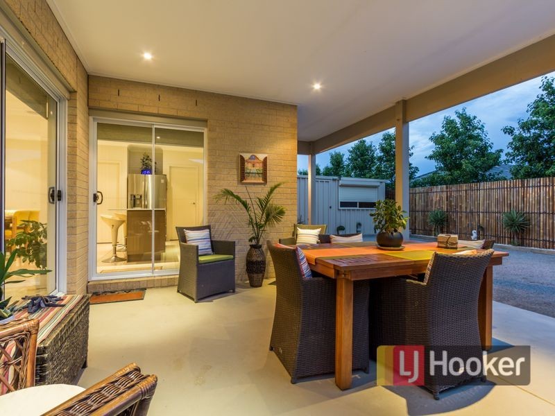 16 William Thwaites Boulevard, Cranbourne North VIC 3977