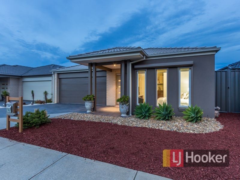 16 William Thwaites Boulevard, Cranbourne North VIC 3977