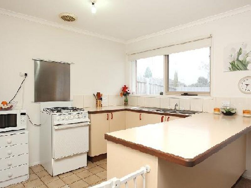 1/81 Endeavour Drive, Cranbourne North VIC 3977