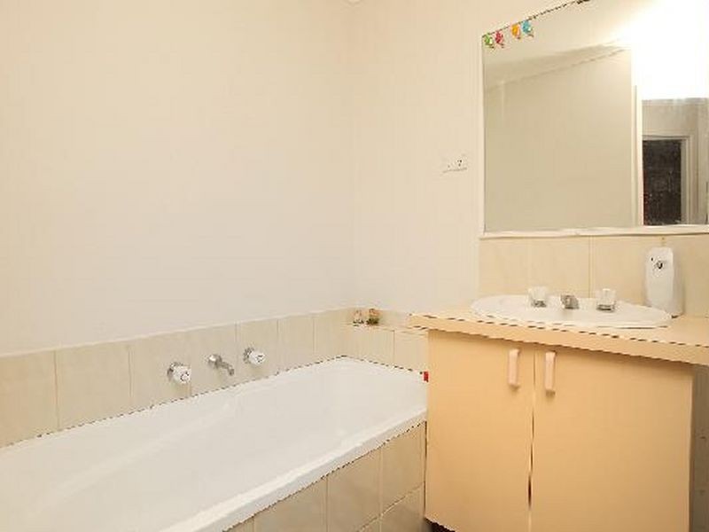 1/81 Endeavour Drive, Cranbourne North VIC 3977